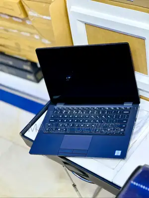 New Laptop Dell Latitude 5300 2-in-1 8GB Intel Core i5 SSD 256GB
