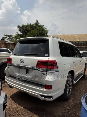 Toyota Land Cruiser Prado 4.0 Petrol GX-L 2018 White