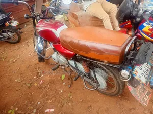 Bajaj Boxer 100 2022 Red
