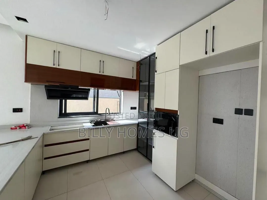 4bdrm Villa in Makindye for sale