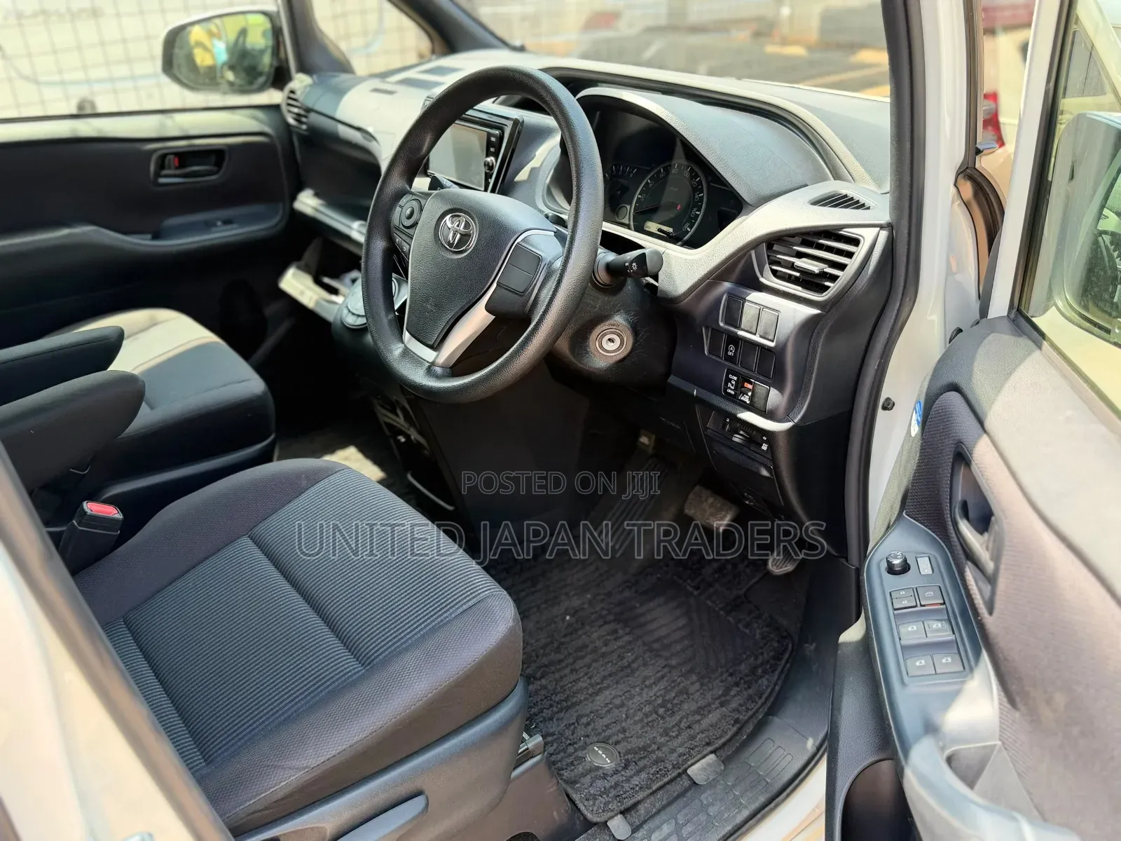 Toyota Noah 2017 White