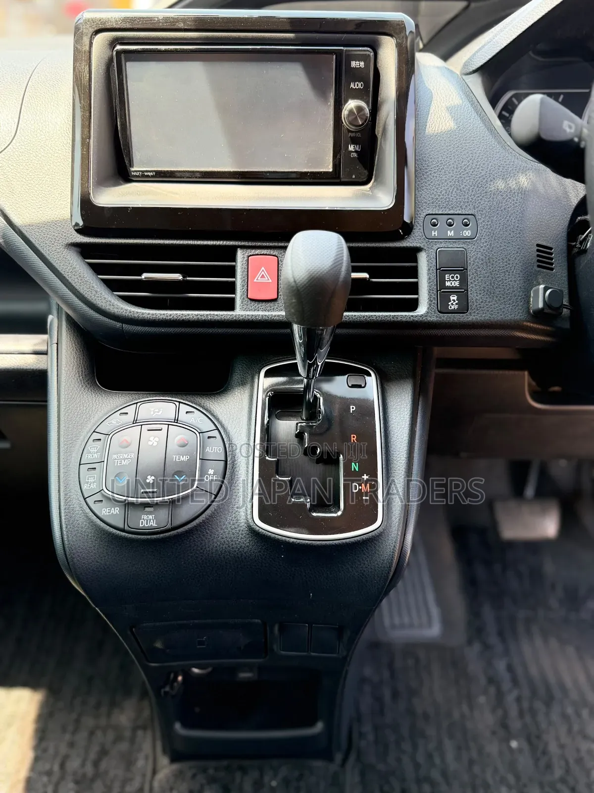 Toyota Noah 2017 White