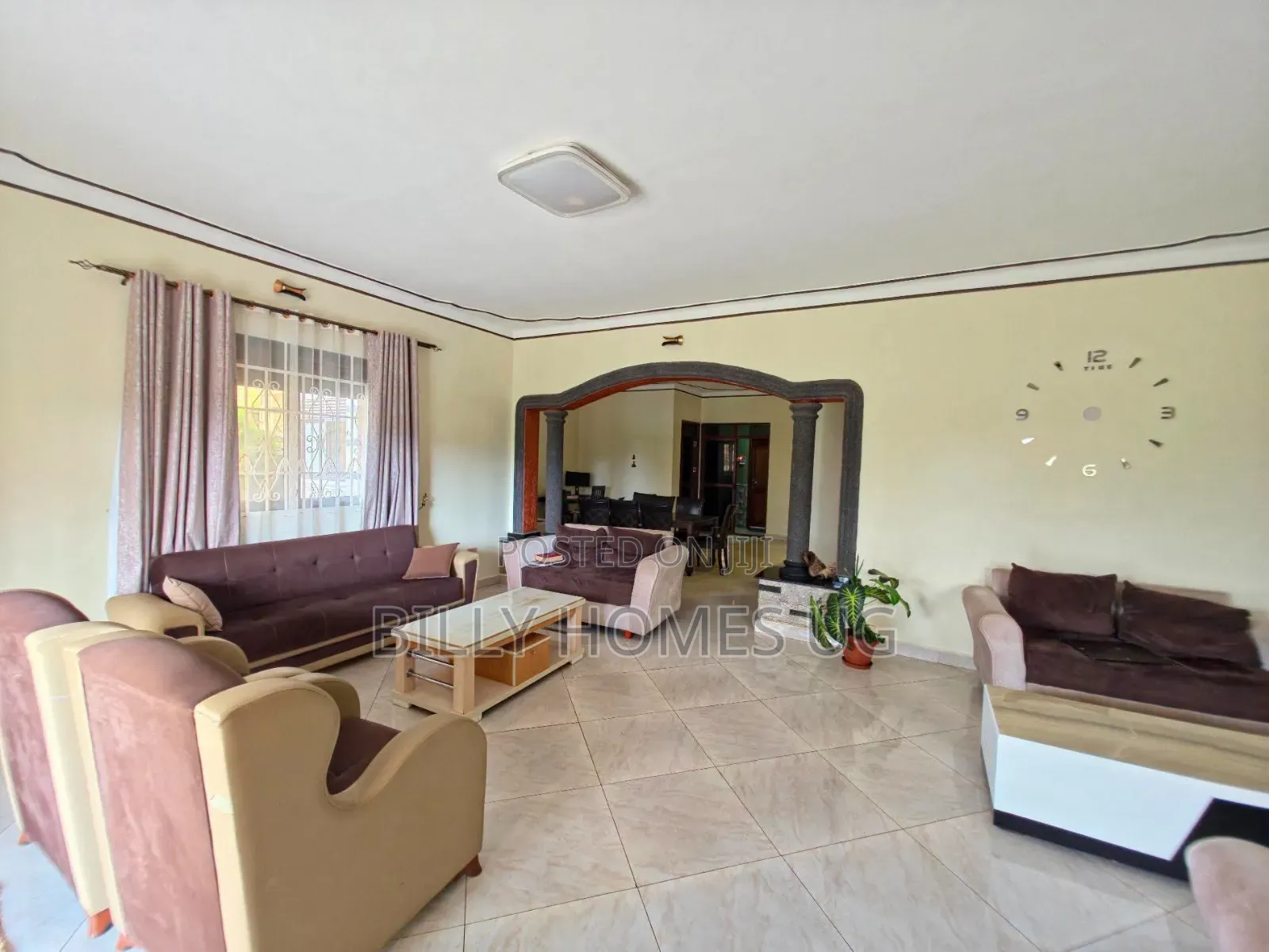 5bdrm Bungalow in Kira for sale