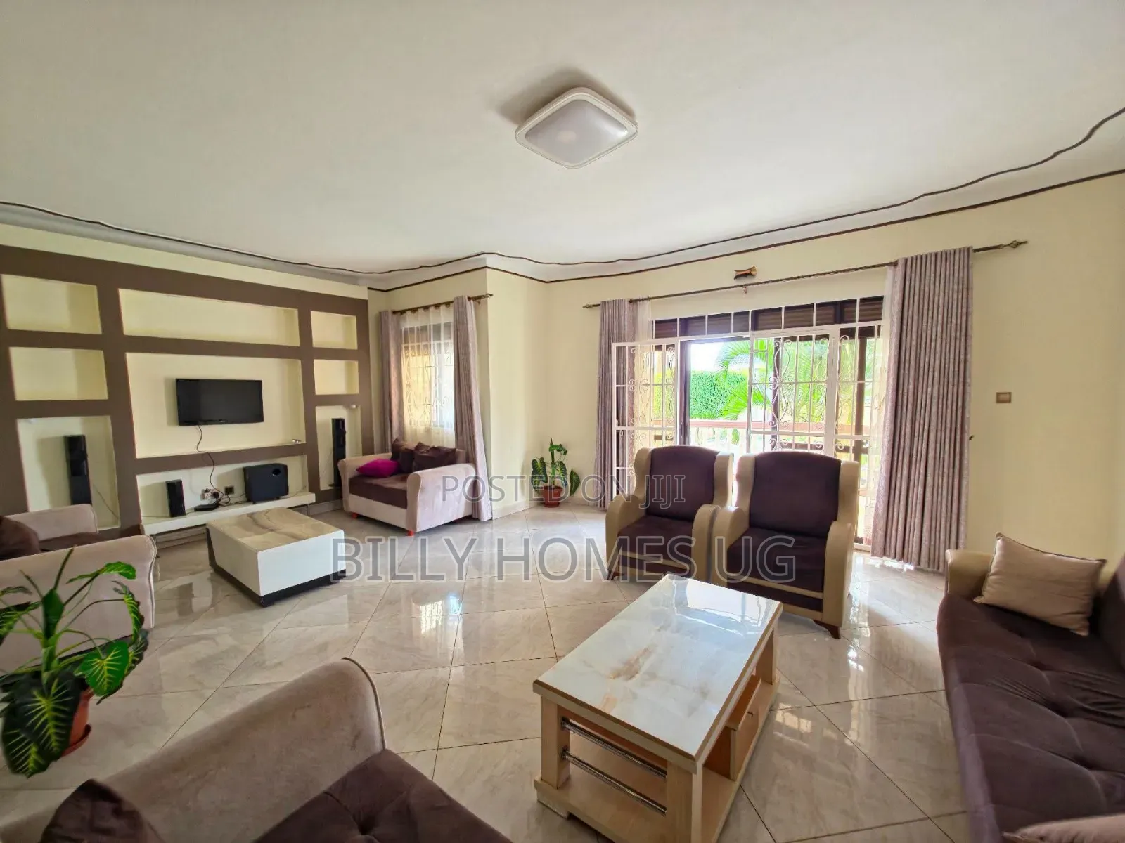 5bdrm Bungalow in Kira for sale
