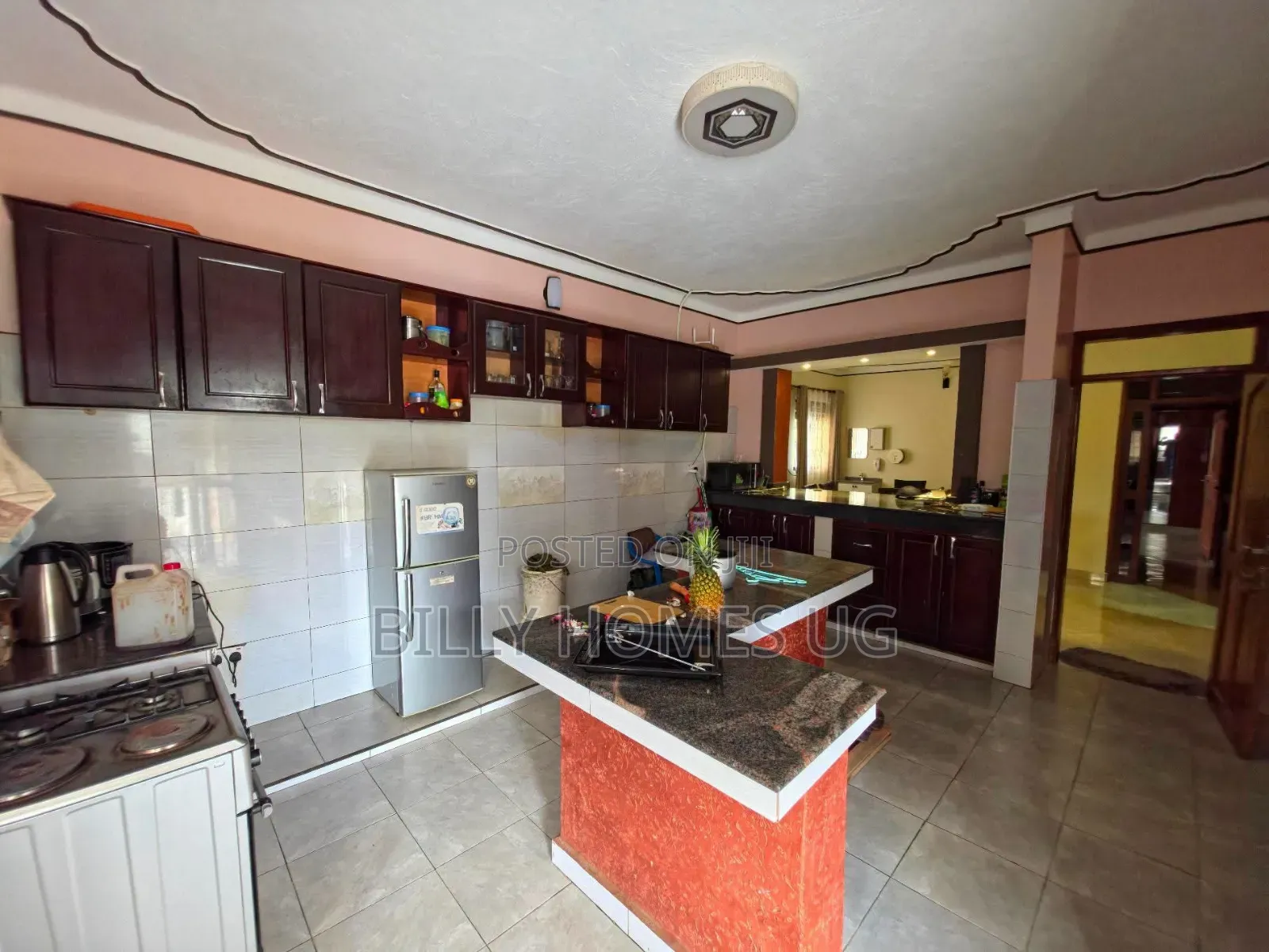 5bdrm Bungalow in Kira for sale