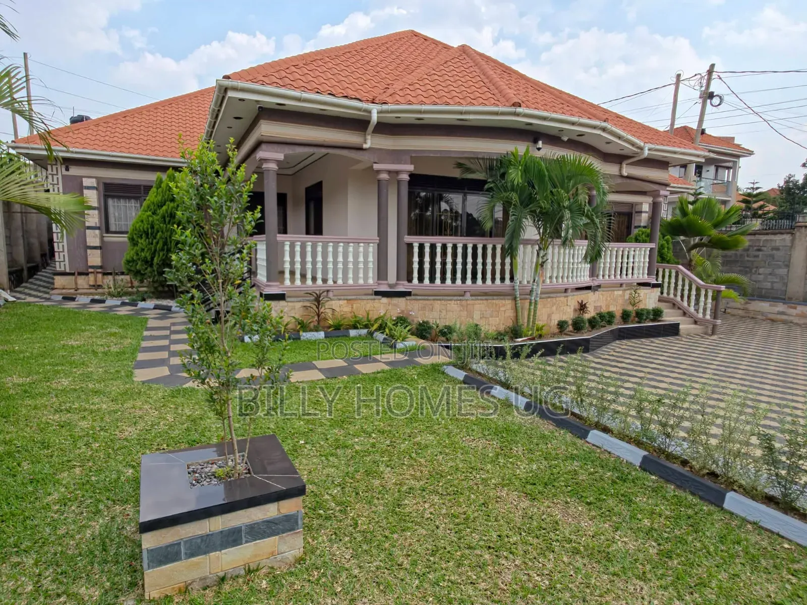 5bdrm Bungalow in Kira for sale