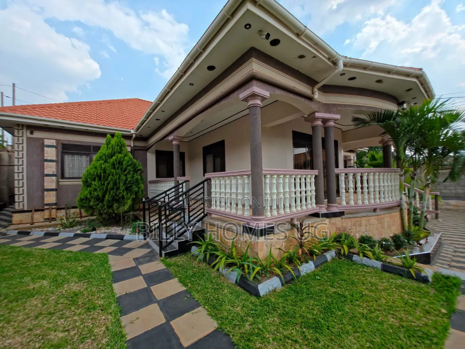 5bdrm Bungalow in Kira for sale