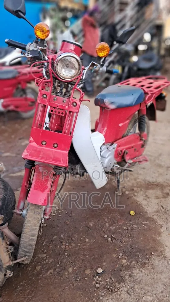 Suzuki 2015 Red
