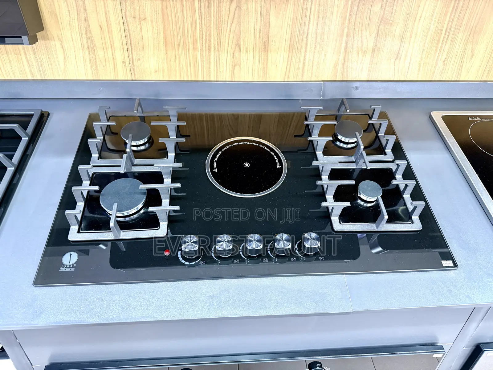 IQURA 5gas and 1 Ceramic Built in Cooker/Hob
