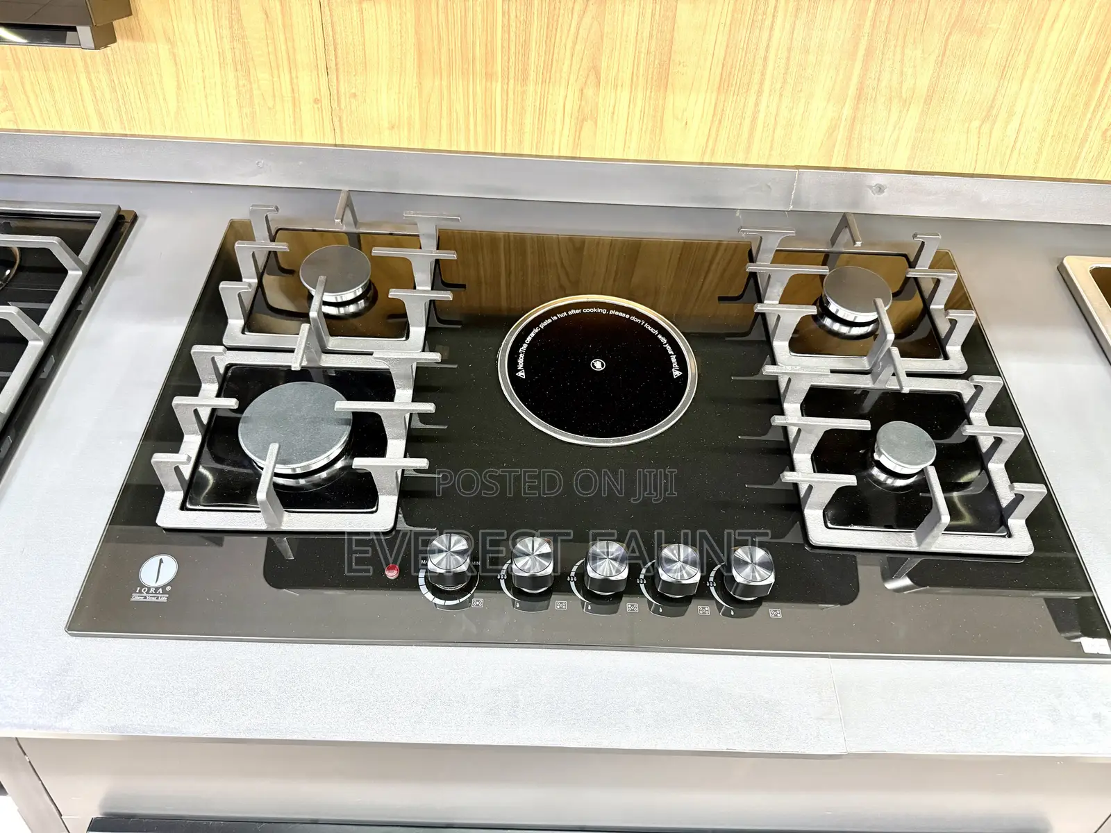 IQURA 5gas and 1 Ceramic Built in Cooker/Hob