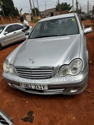 Mercedes-Benz C200 2004 Silver