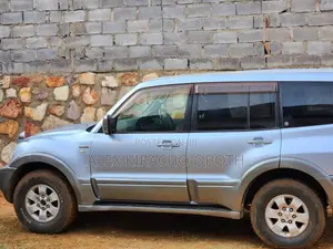 Mitsubishi Pajero 3.5 V6 GDI Elegance Automatic 2005 Gray