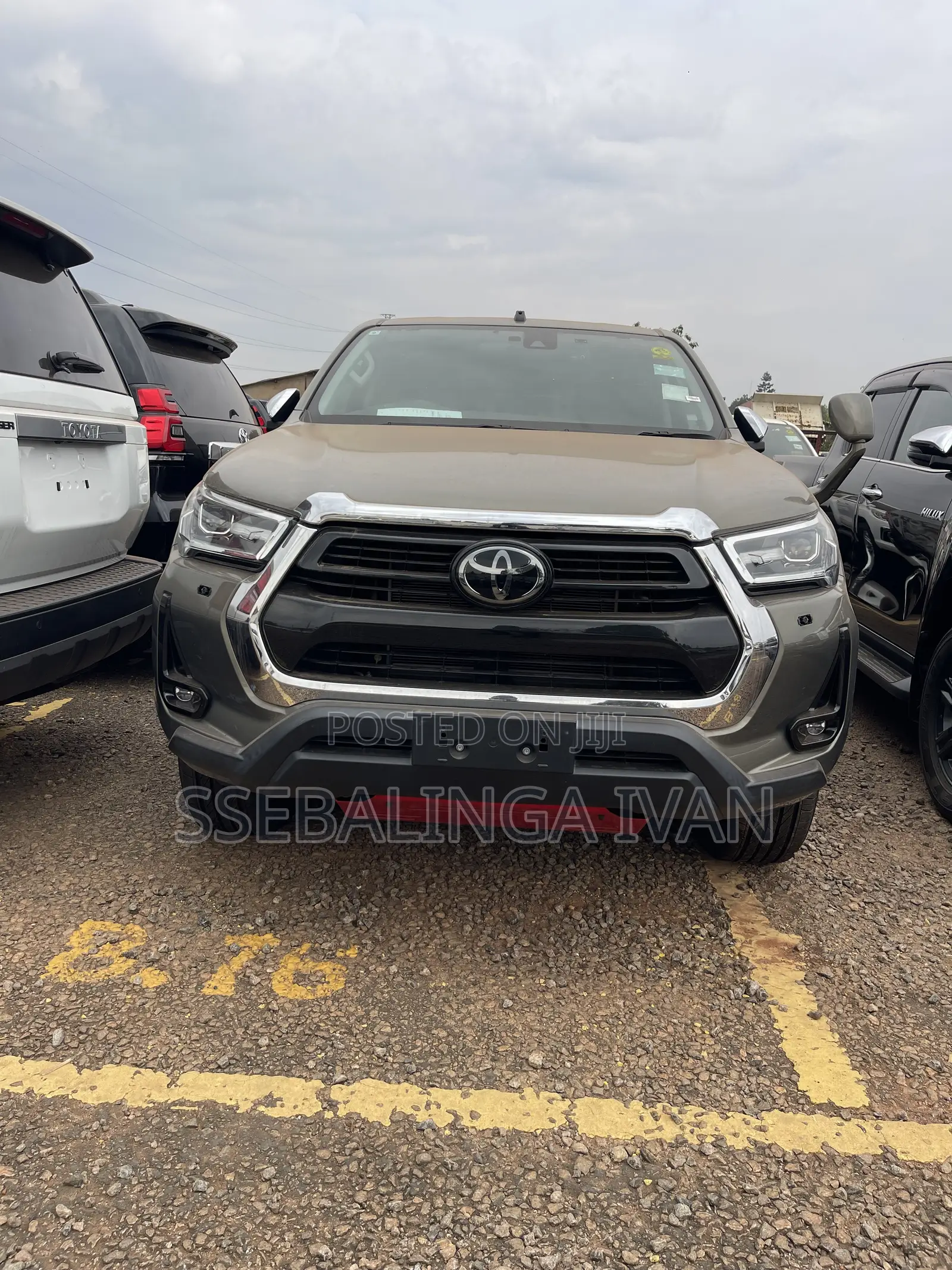 Toyota Hilux 2021 Green