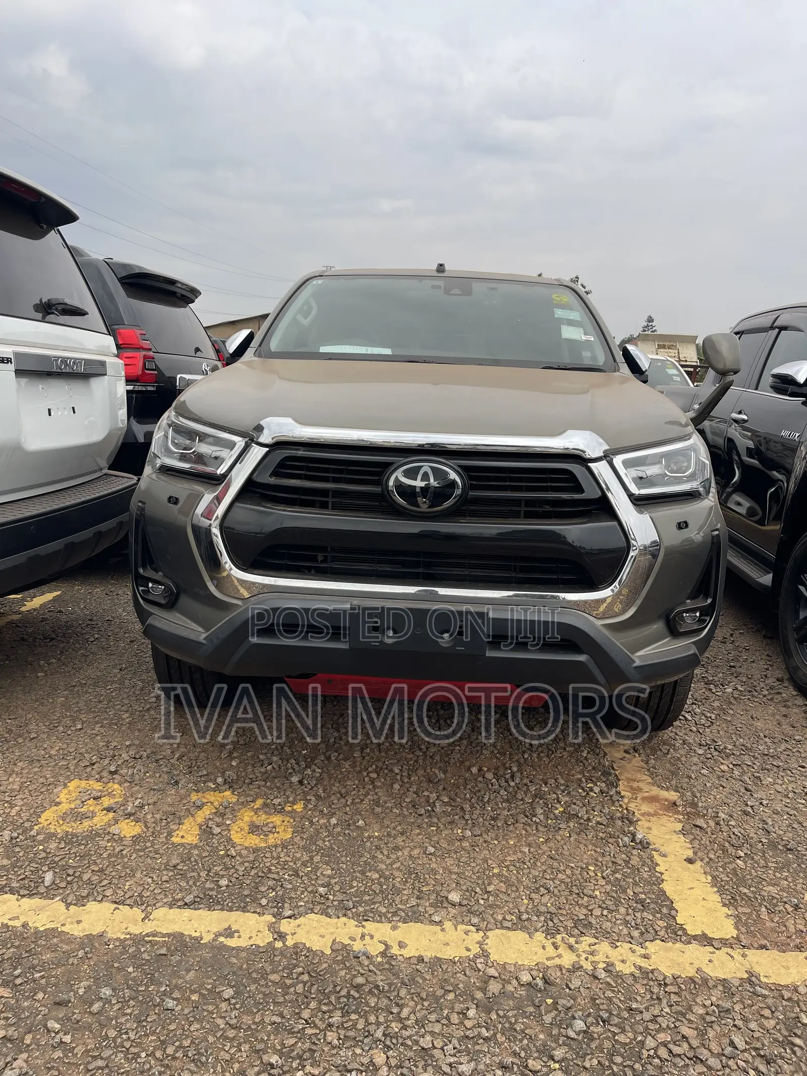 Toyota Hilux 2021 Green