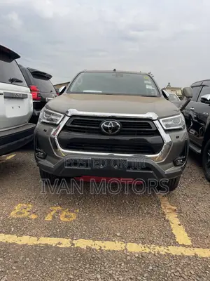 Toyota Hilux 2021 Green