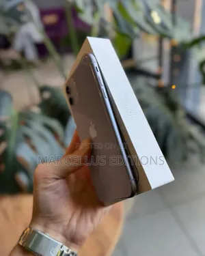 Apple iPhone 11 64 GB Purple