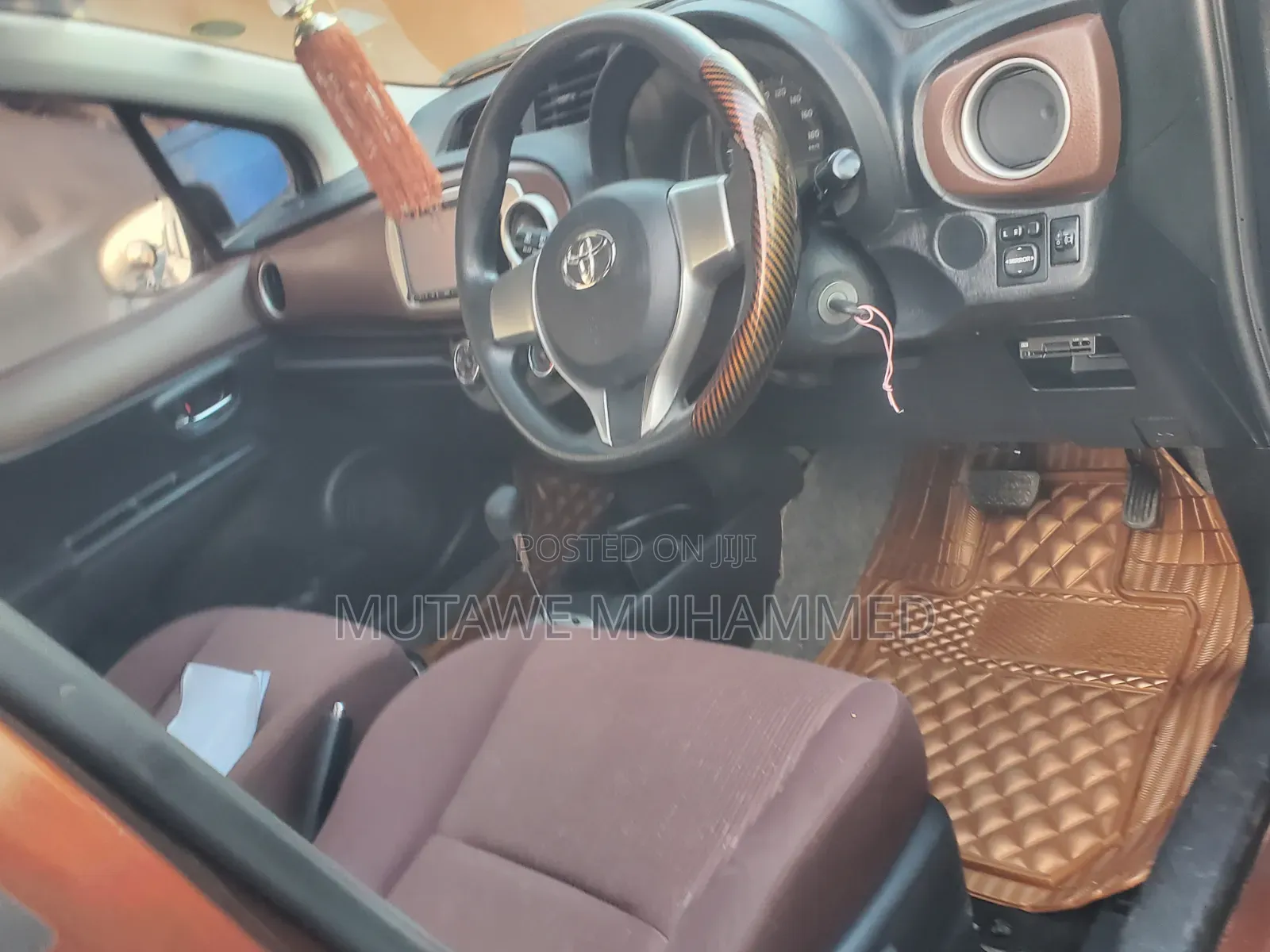 Toyota Vitz 2011 Maroon