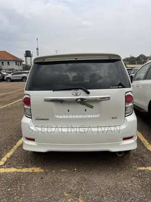 Toyota Corolla Rumion 2013 White
