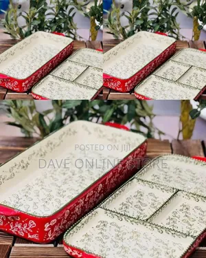 Vibrant Red Vintage-Style Ceramic Baking Dish