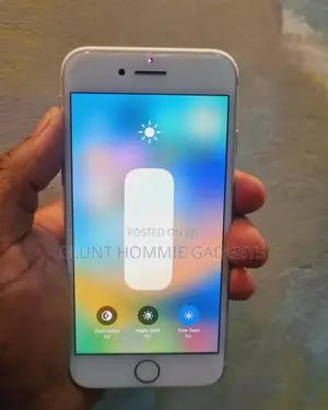 Apple iPhone 8 64 GB White