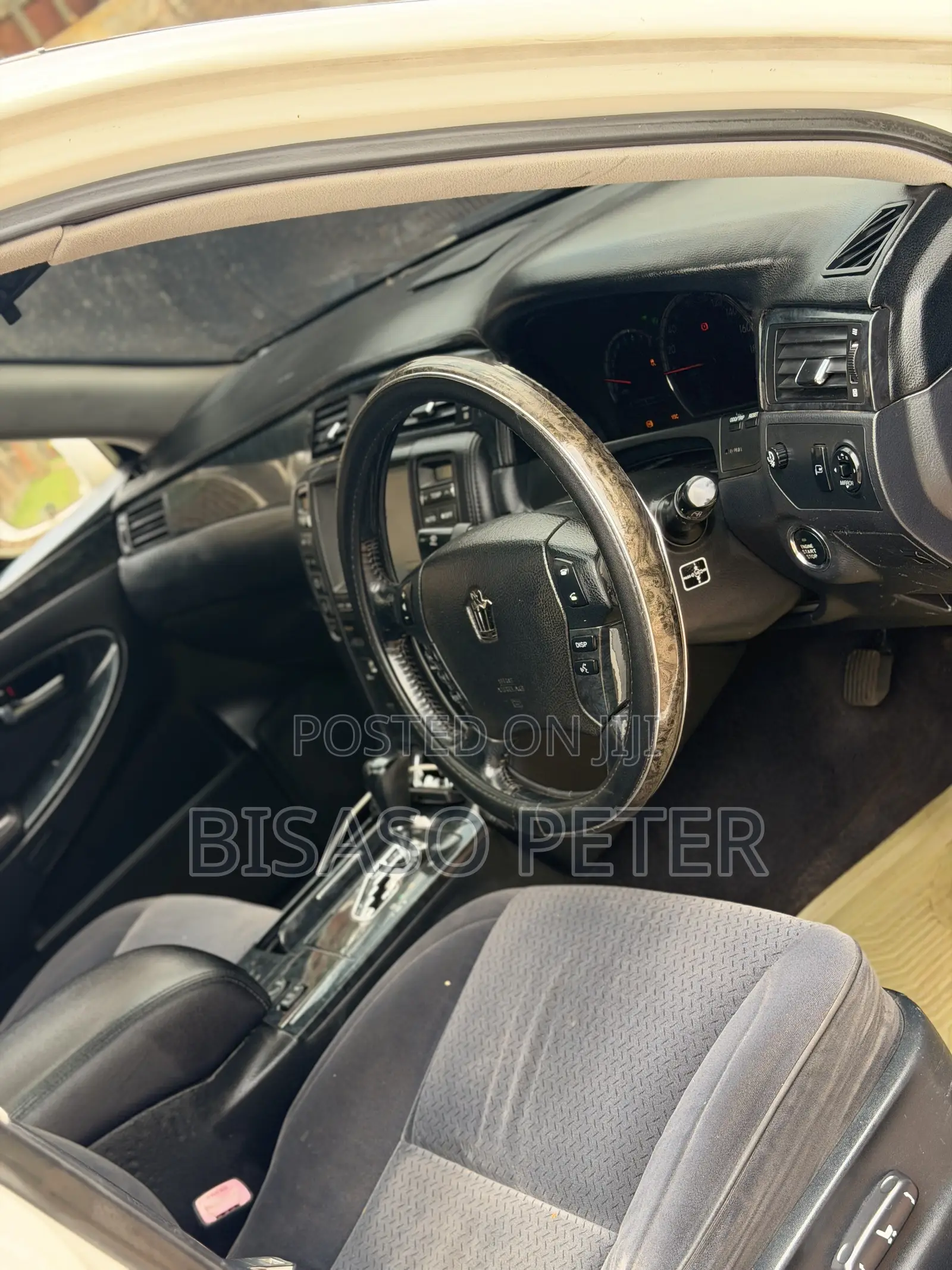 Toyota Crown 2009 White