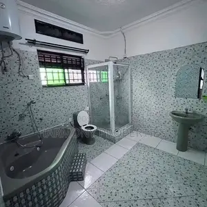 5bdrm House in Buziga, Central Division for rent
