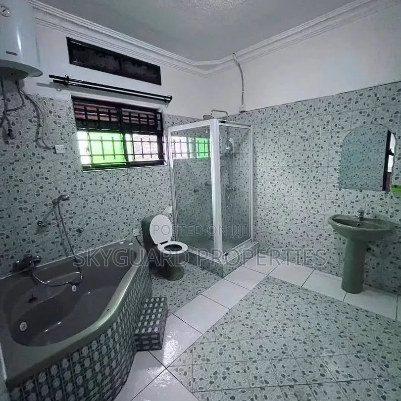 5bdrm House in Buziga, Central Division for rent