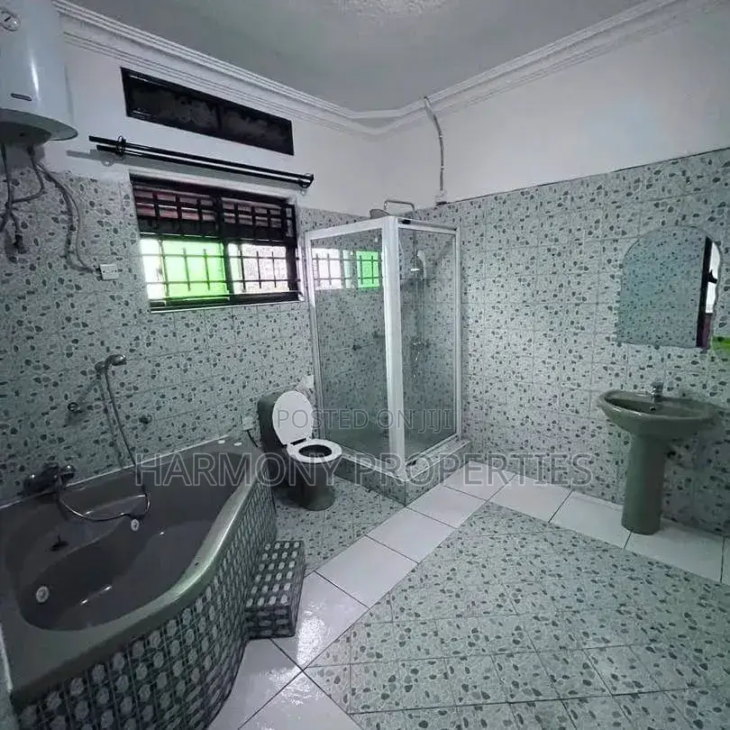 5bdrm House in Buziga, Central Division for rent
