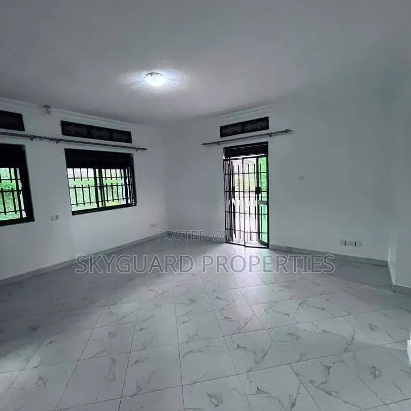 5bdrm House in Buziga, Central Division for rent