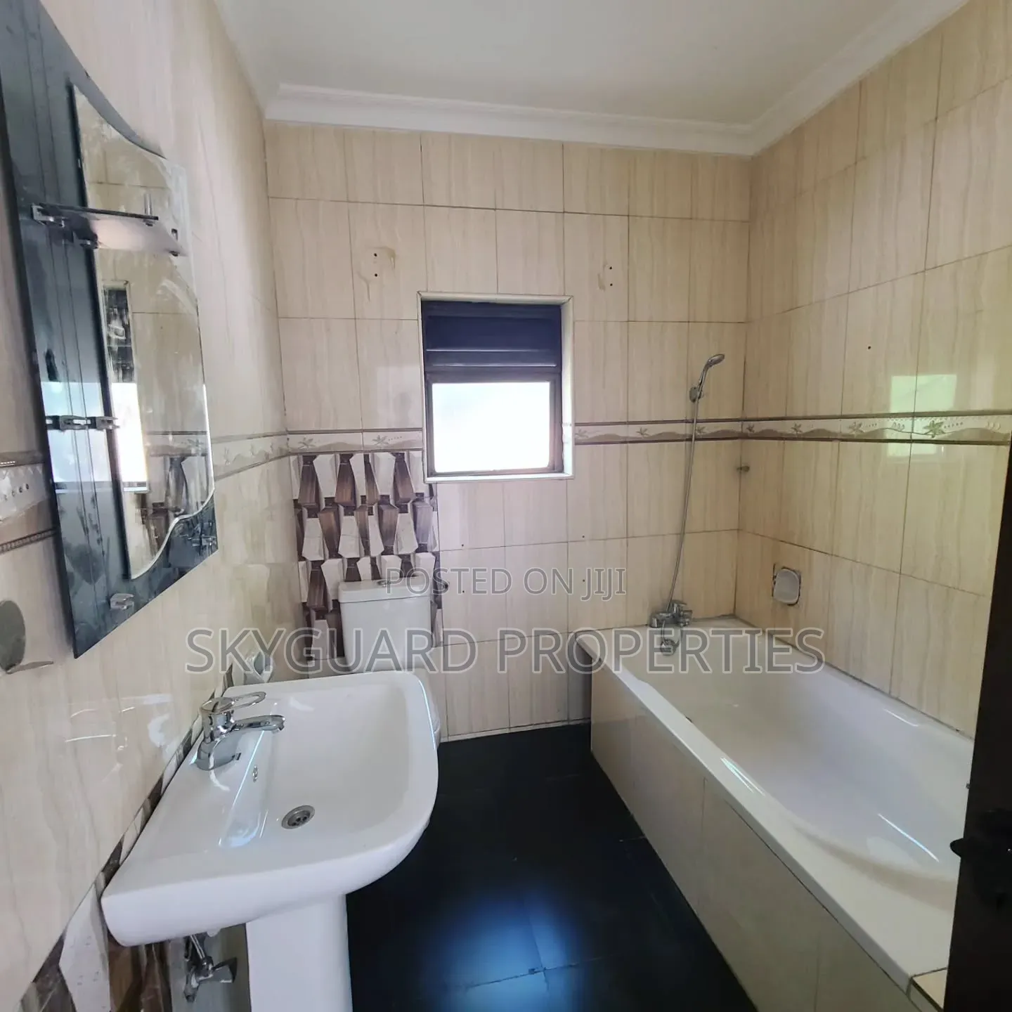 5bdrm House in Namuwongo, Central Division for rent
