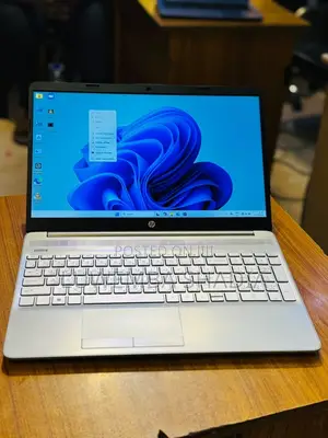 New Laptop HP 15 8GB Intel Core i7 SSD 256GB