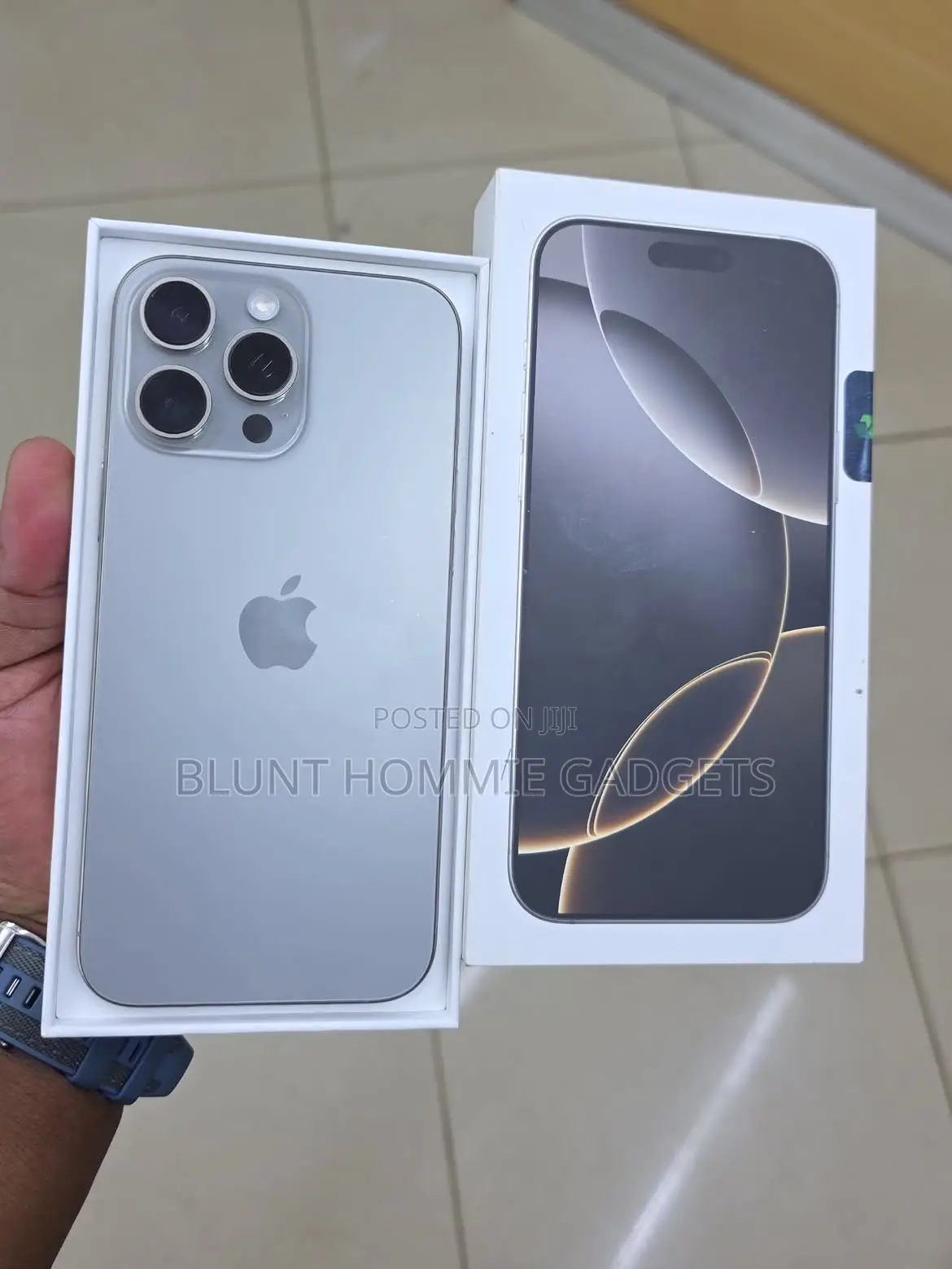 New Apple iPhone 16 Pro Max 256 GB Silver