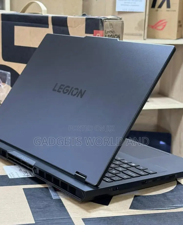 New Laptop Lenovo Legion 5 32GB Intel Core Ultra 9 SSD 1T
