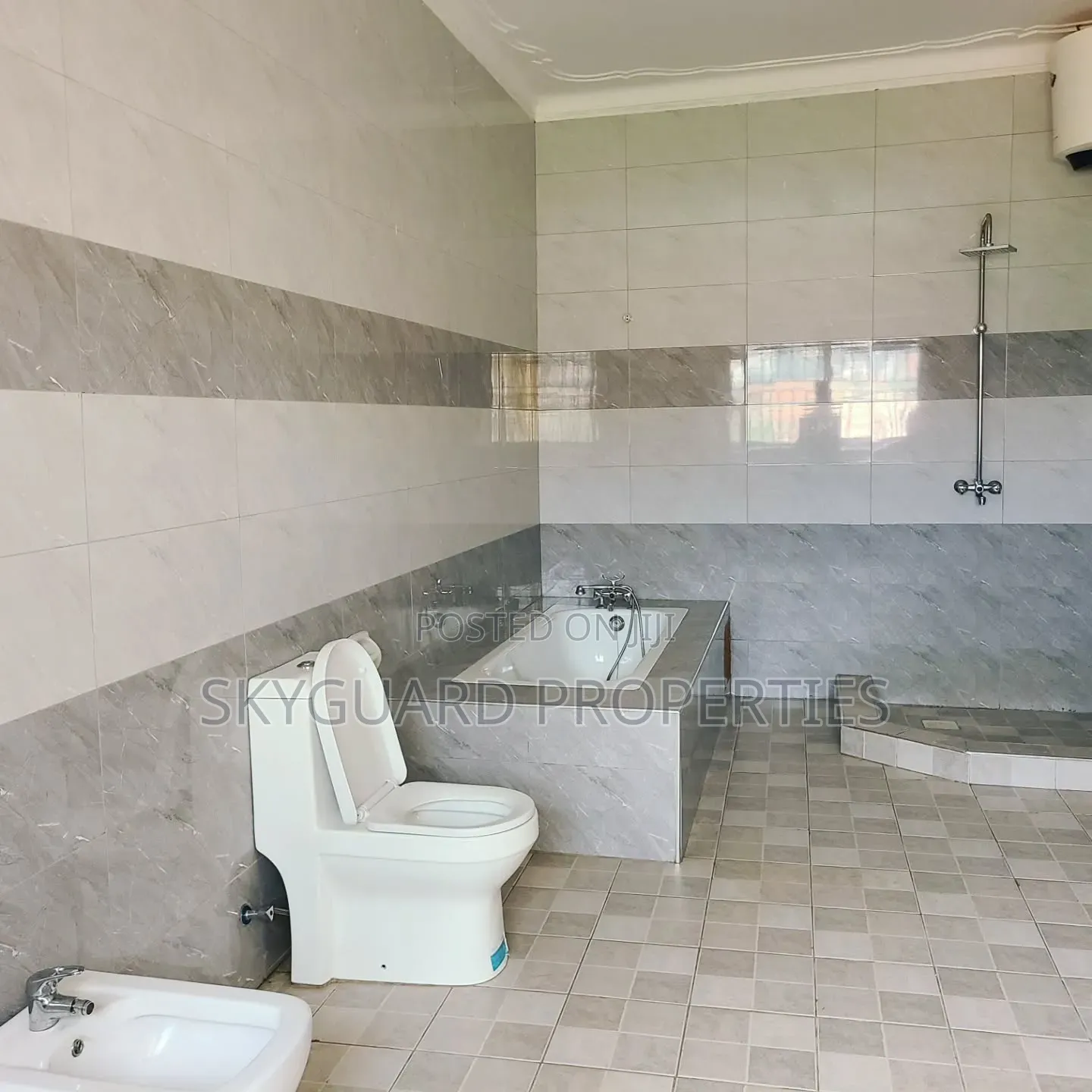 6bdrm House in Konge Lukuli, Central Division for rent