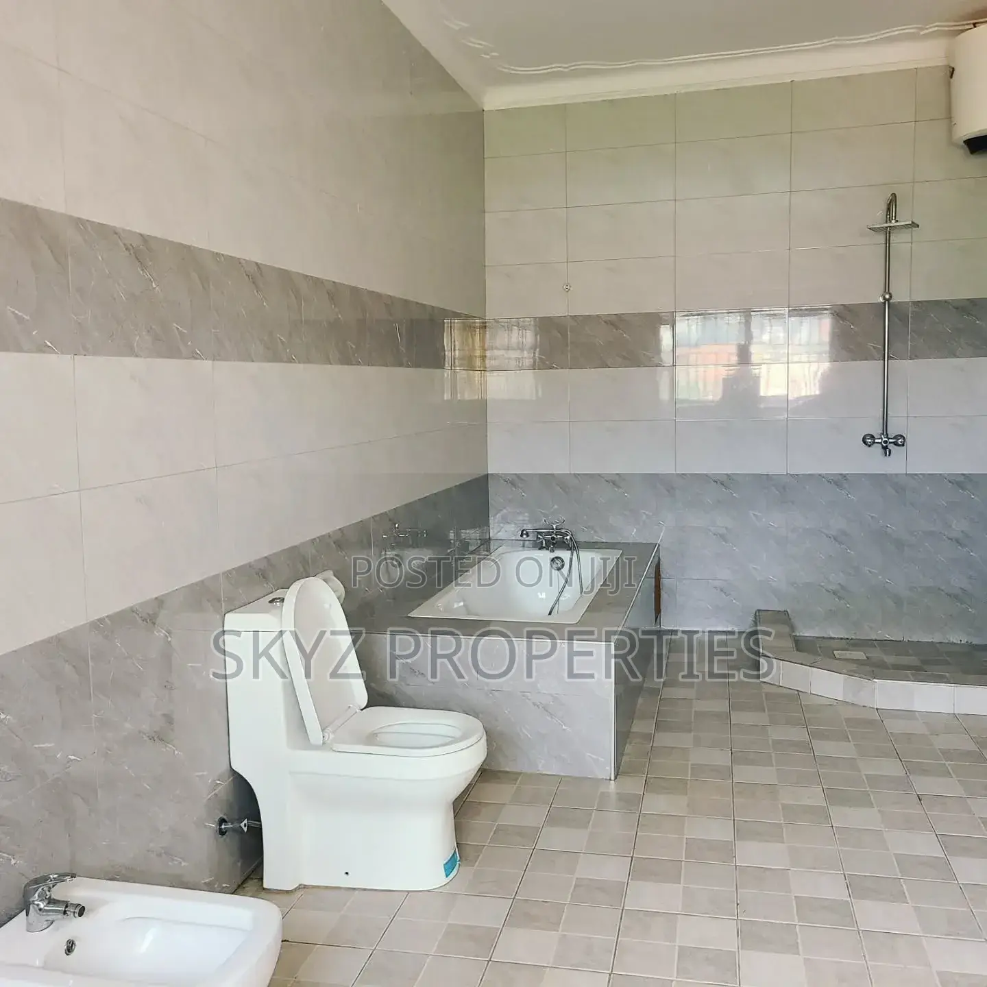 6bdrm House in Konge Lukuli, Central Division for rent