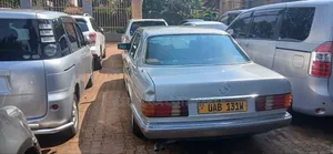 Mercedes-Benz 280E 1985 Gold