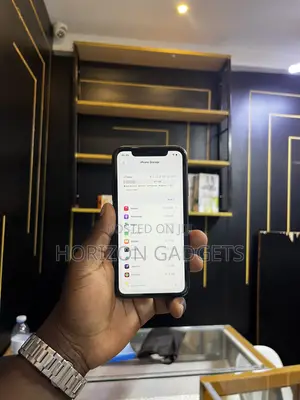 Apple iPhone 11 64 GB Black