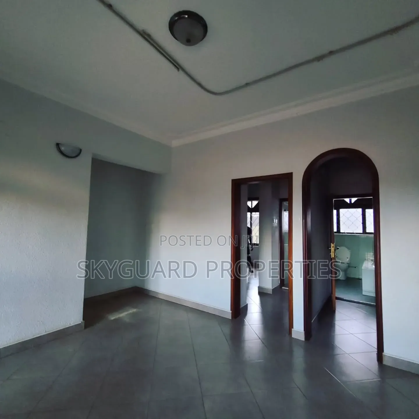 2bdrm Apartment in Konge Lukuli, Central Division for rent