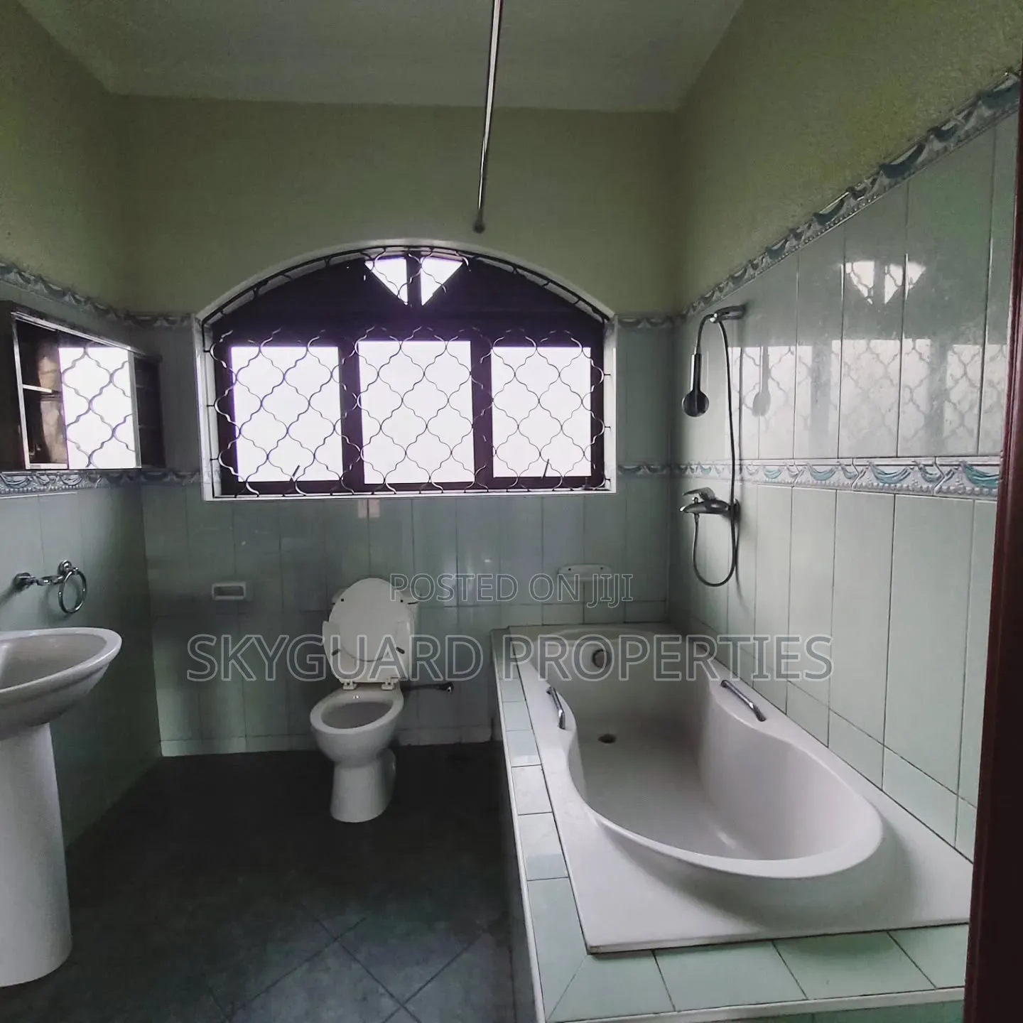 2bdrm Apartment in Konge Lukuli, Central Division for rent