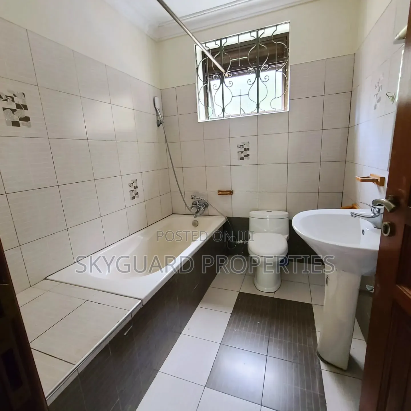 3bdrm Apartment in Munyonyo, Central Division for rent