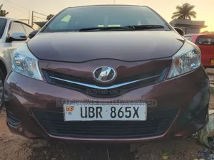 Toyota Vitz 2011 Maroon