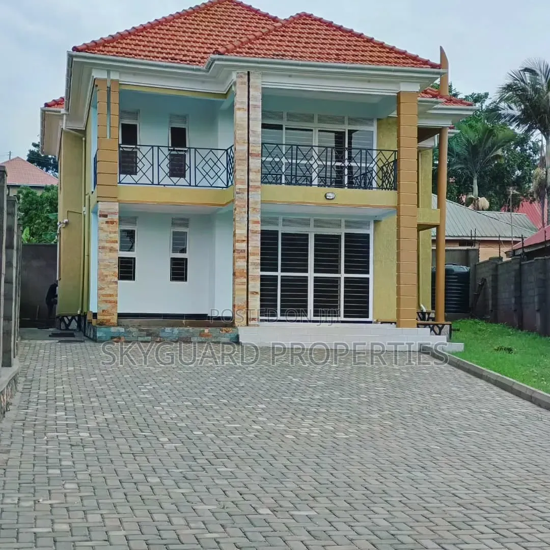 5bdrm House in Kasanga, Central Division for rent