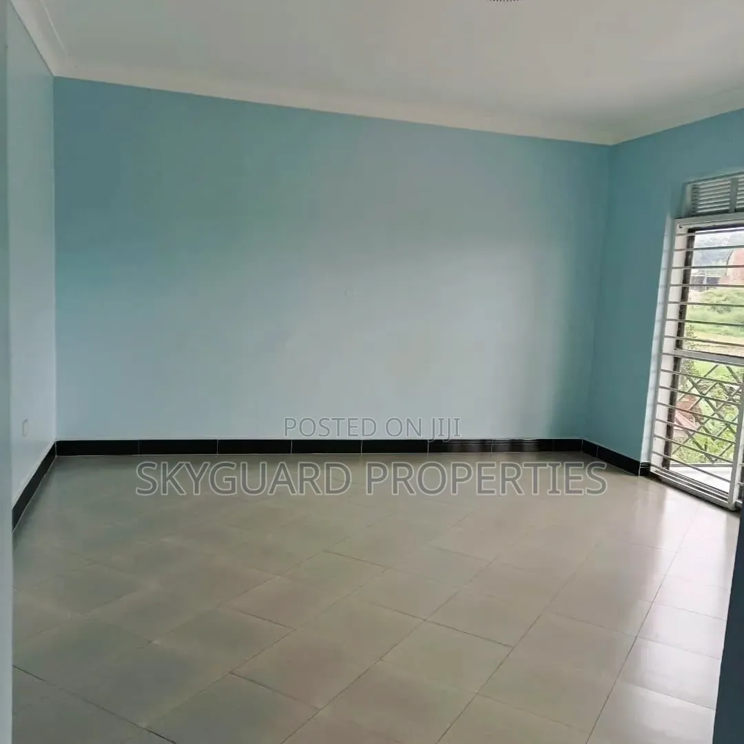 5bdrm House in Kasanga, Central Division for rent