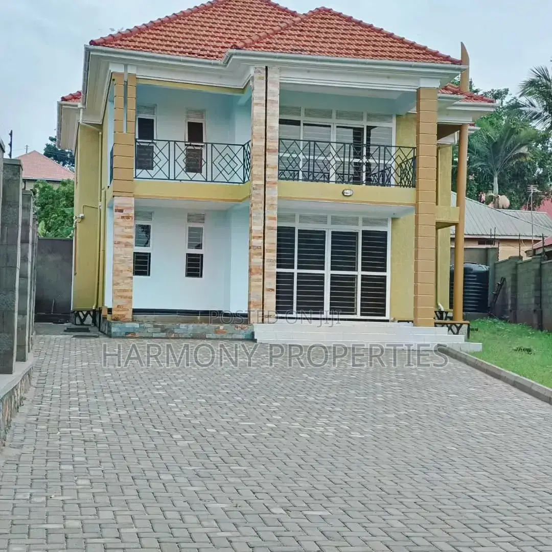 5bdrm House in Kasanga, Central Division for rent