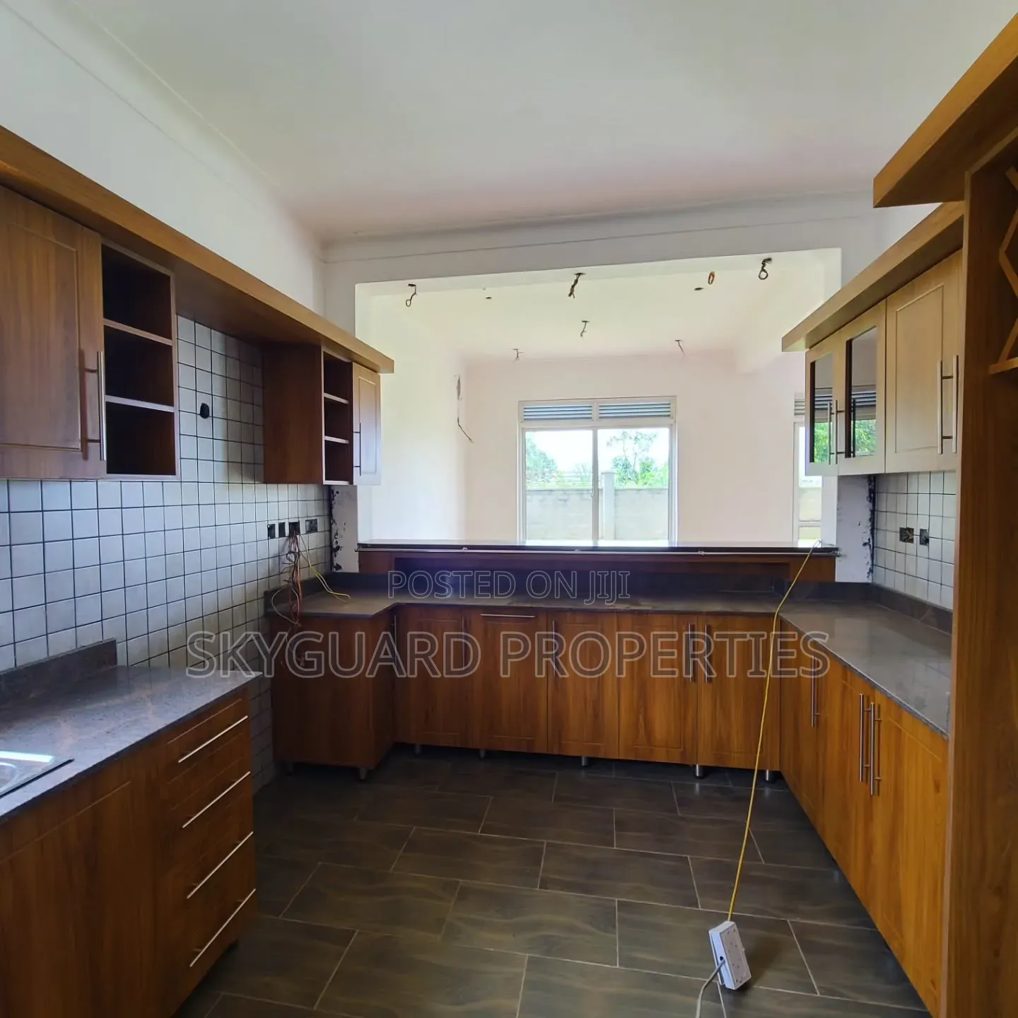 5bdrm House in Muyenga Bukasa, Central Division for rent