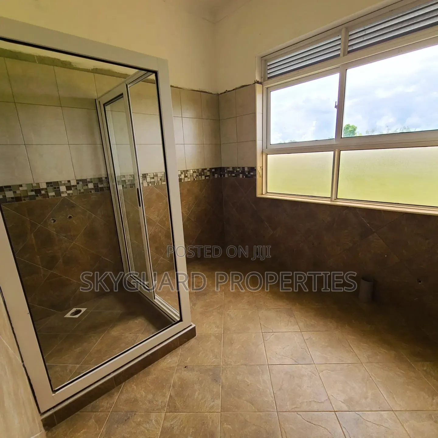 5bdrm House in Muyenga Bukasa, Central Division for rent