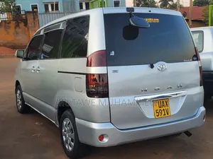 Toyota Noah 2007 Silver