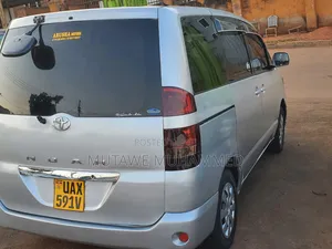 Toyota Noah 2007 Silver