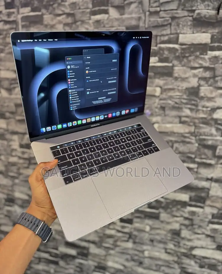 Laptop Apple MacBook Pro 2017 16GB Intel Core i7 SSD 256GB