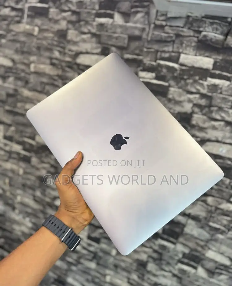 Laptop Apple MacBook Pro 2017 16GB Intel Core i7 SSD 256GB